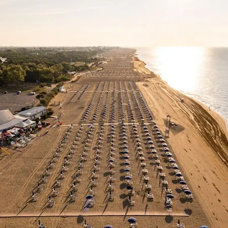 Lejlighed Flat With Private Parking In Bibione