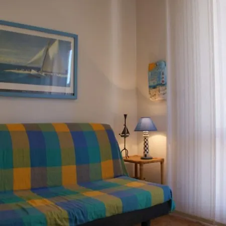 Comfortable Flat In 아파트